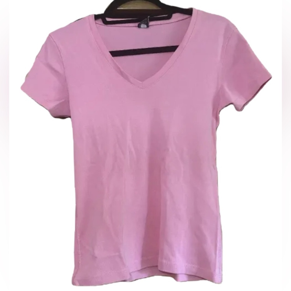 Thick cotton pink v-neck women’s cut shirt